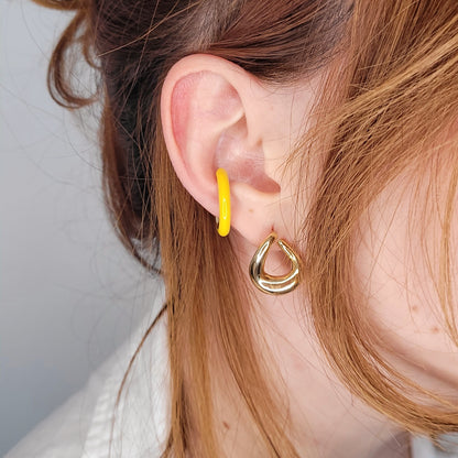 Ear Cuff Esmaltado Amarelo